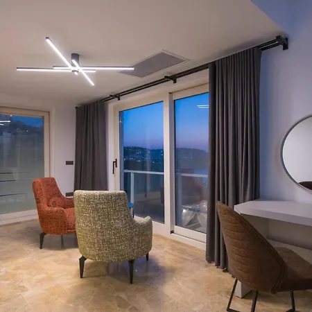 Front Superb Villas 别墅 *